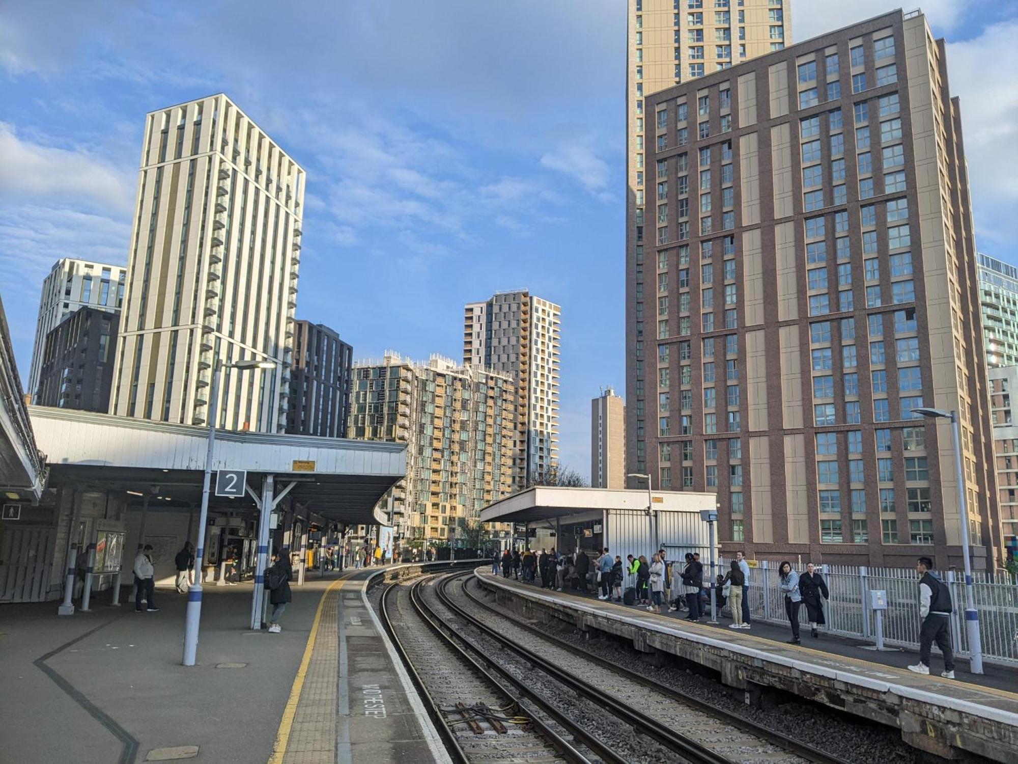 Luxury 1Bed Holiday Flat-10 Minutes From London Bridge & 3Mins Walk To Lewisham Dlr Apartment Exterior photo
